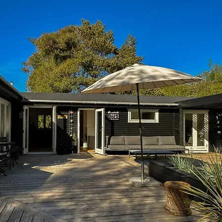 Casa de Férias Peaceful Summer House Near Nature Yderby