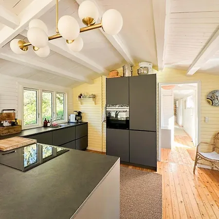 Peaceful Summer House Near Nature Casa de Férias