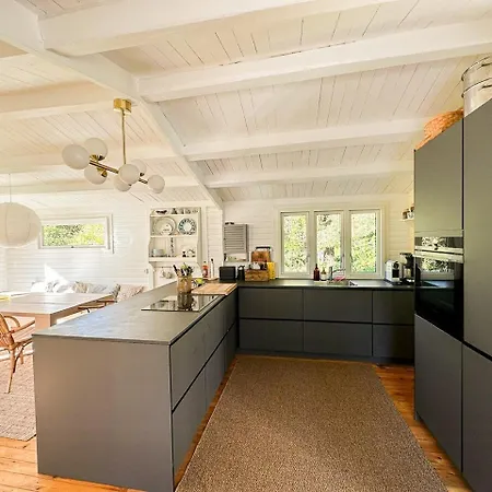 Peaceful Summer House Near Nature Casa de Férias Yderby