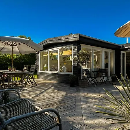 Peaceful Summer House Near Nature *