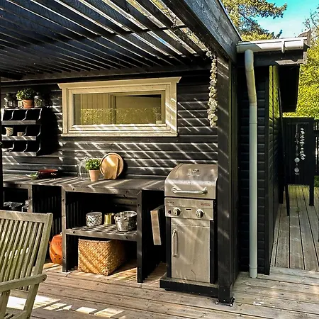 Peaceful Summer House Near Nature *