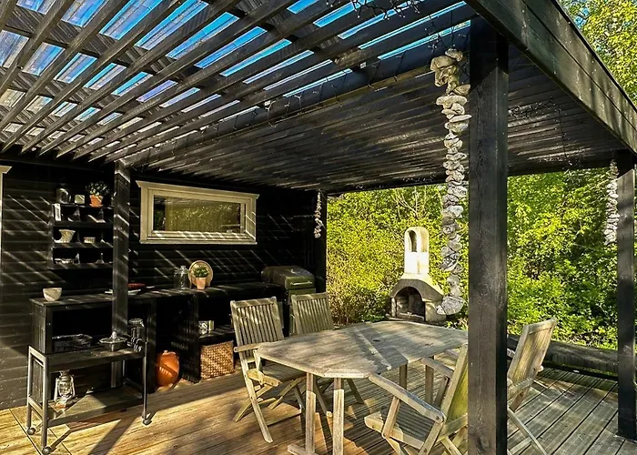 Peaceful Summer House Near Nature *