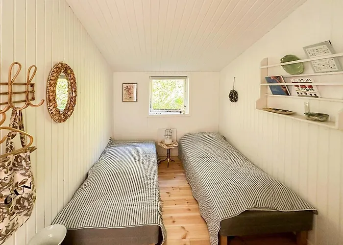 Peaceful Summer House Near Nature Дом отдыха Yderby