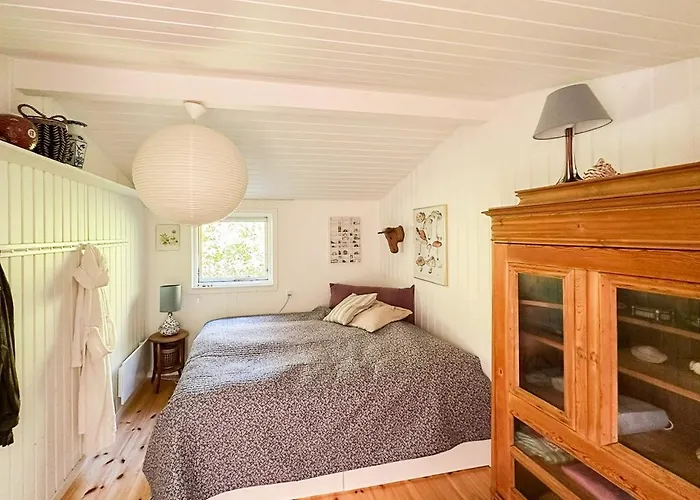 Дом отдыха Peaceful Summer House Near Nature Yderby